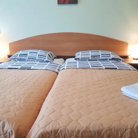 Hotel Valensija 3*